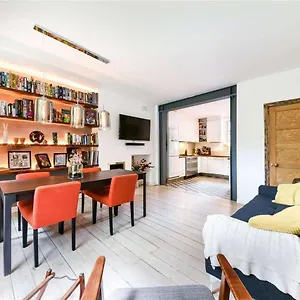 Designer Flat In Bethnal Apartment